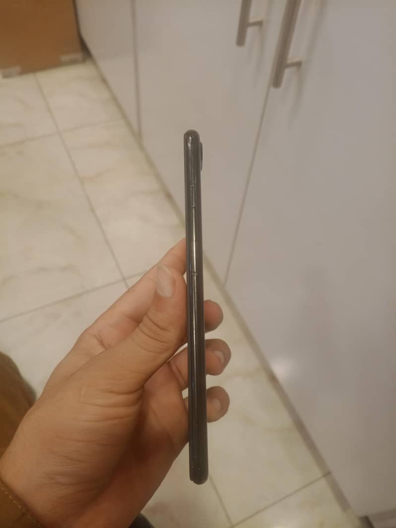 Apple iPhone 7 Plus 2