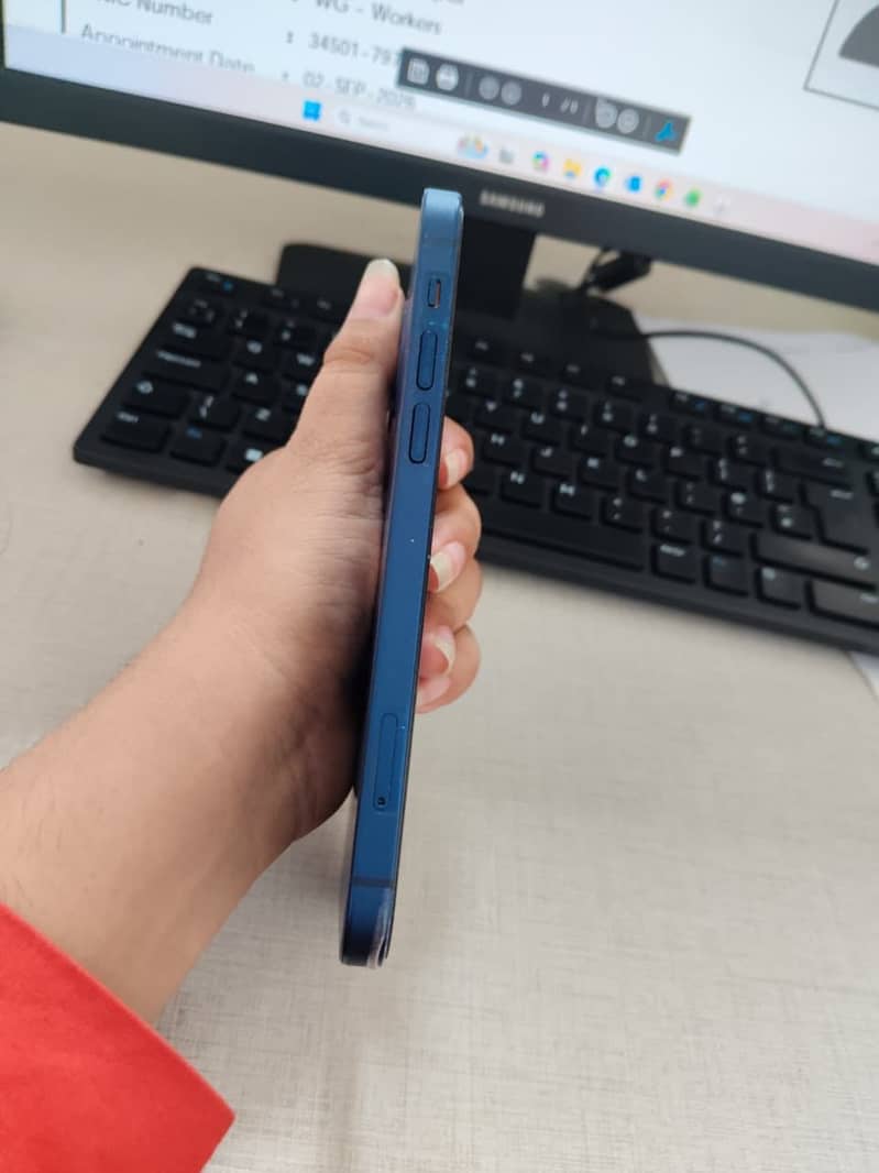 Apple iPhone 12 2