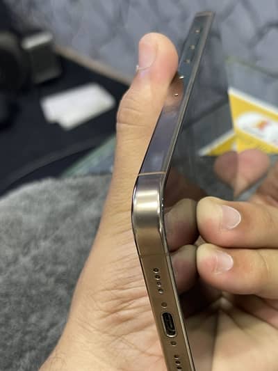 Apple iPhone 16 Pro Max