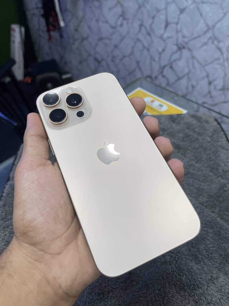 Apple iPhone 16 Pro Max 3