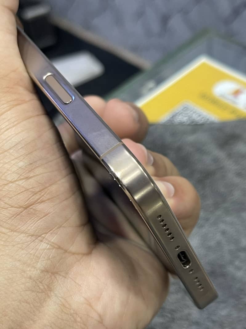 Apple iPhone 16 Pro Max 5