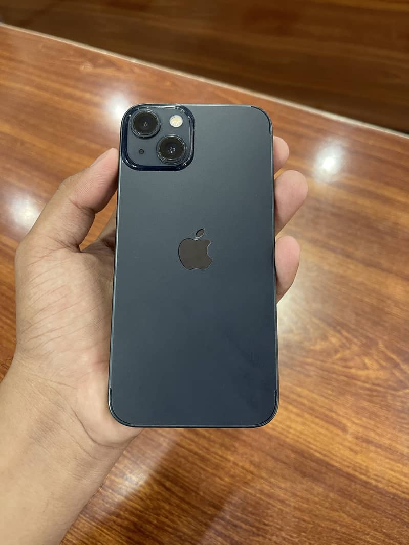 Apple iPhone 13 0