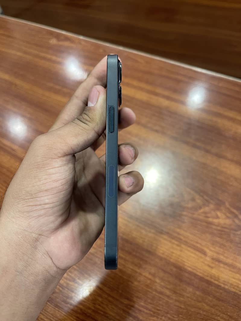 Apple iPhone 13 3