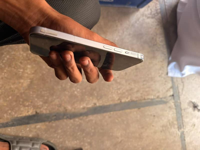 Apple iPhone 14 2