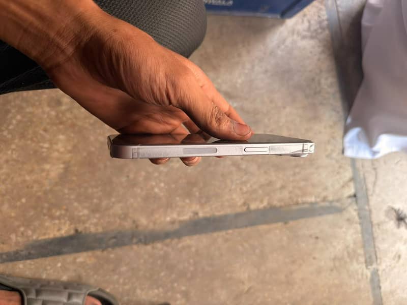 Apple iPhone 14 3