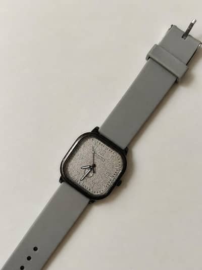 elegent watch , nice and good quality