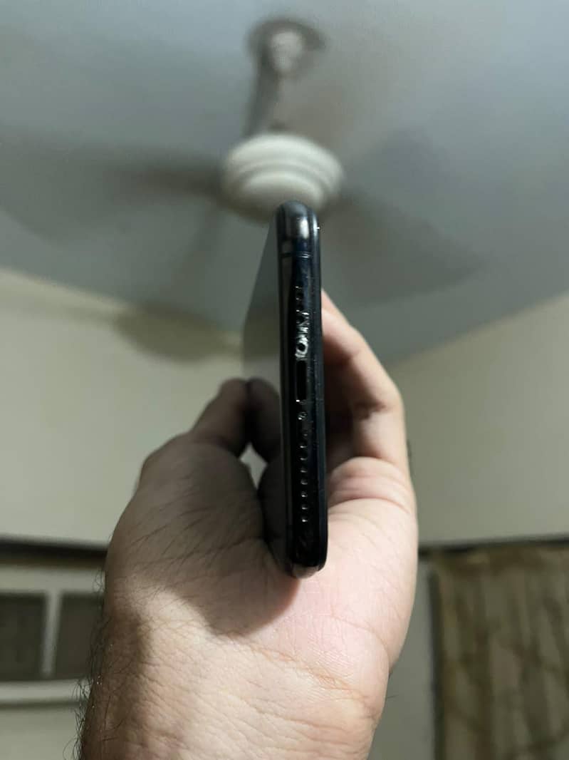 Apple iPhone XS Max 2