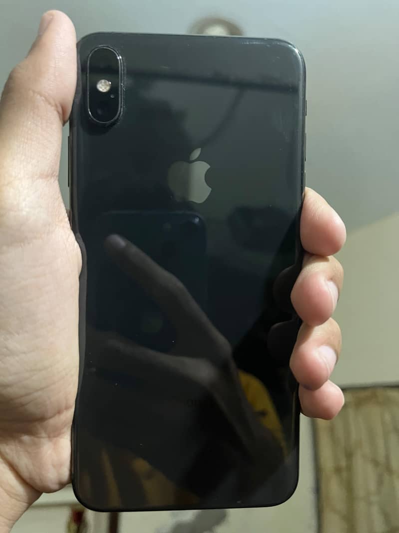 Apple iPhone XS Max 5
