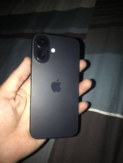 Apple iPhone 16