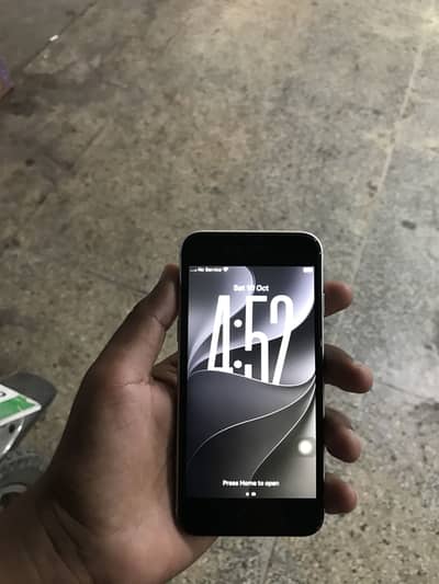 Apple iPhone SE