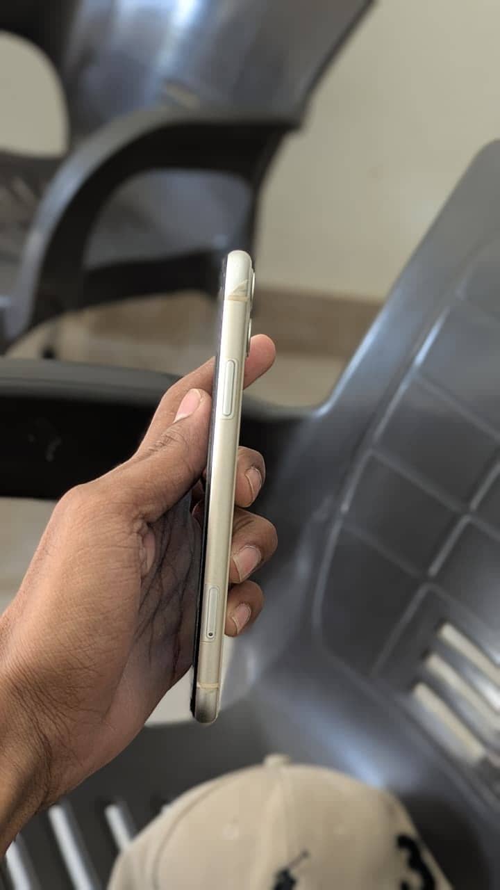 Apple iPhone 11 6