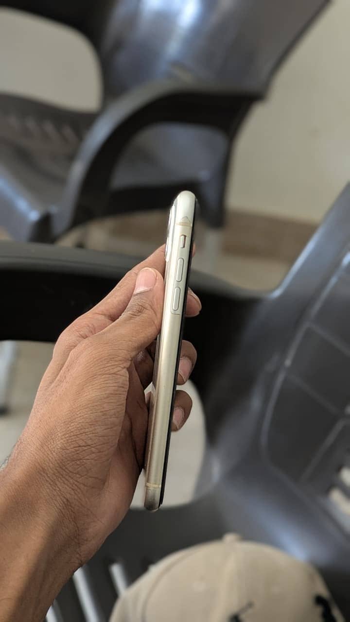 Apple iPhone 11 12