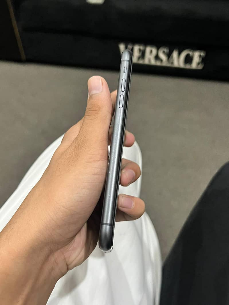 Apple iPhone 11 5