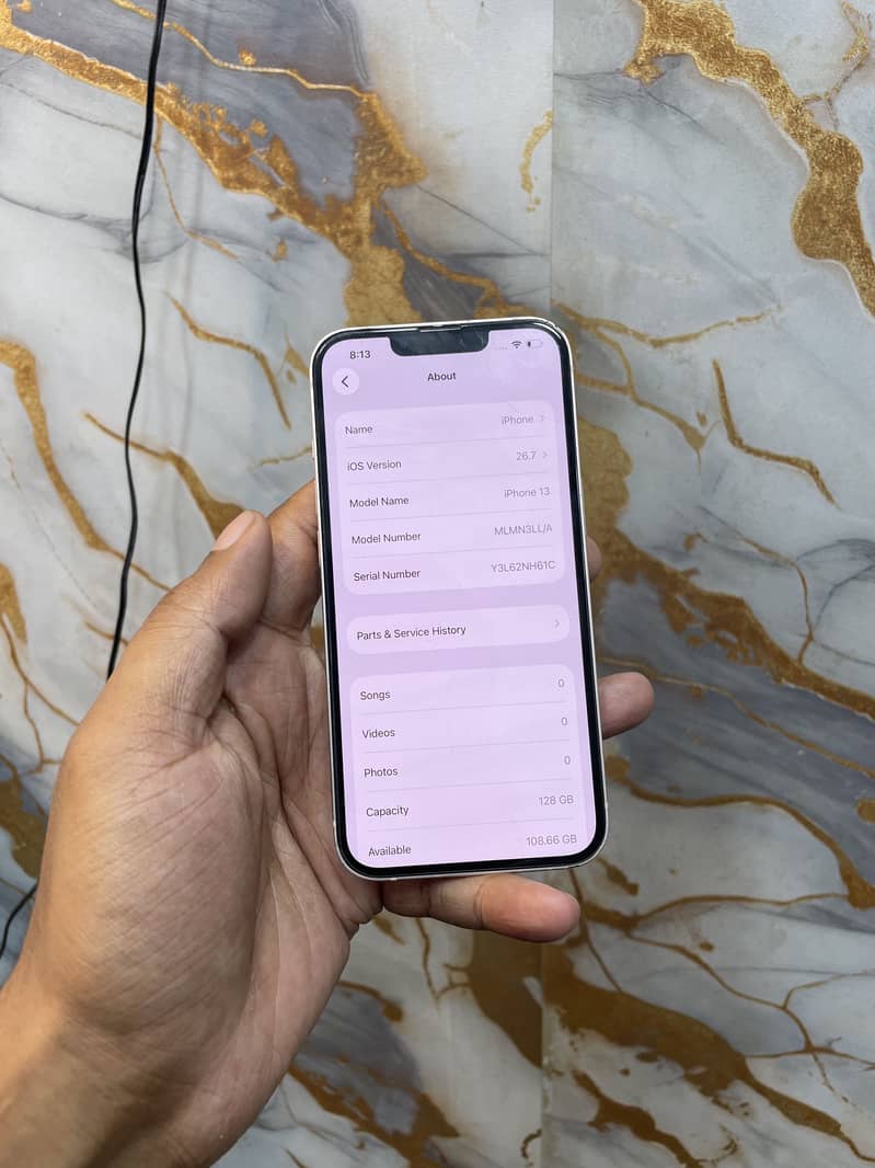 Apple iPhone 13 4