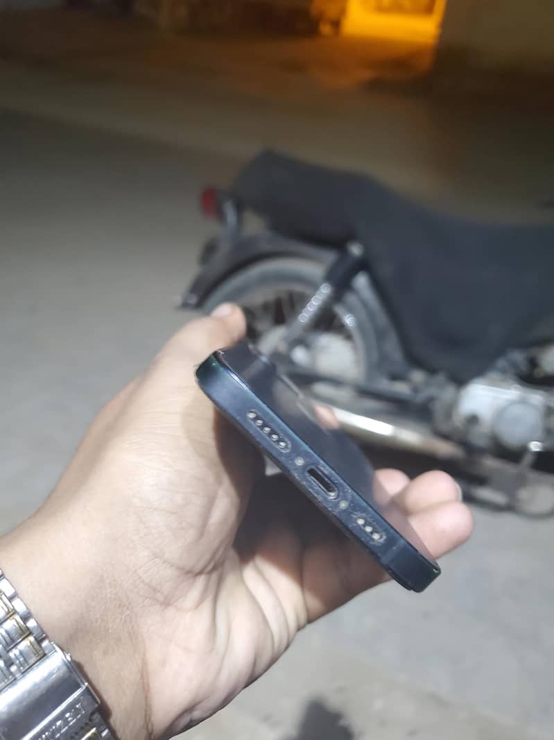 Apple iPhone 12 (jv) 6