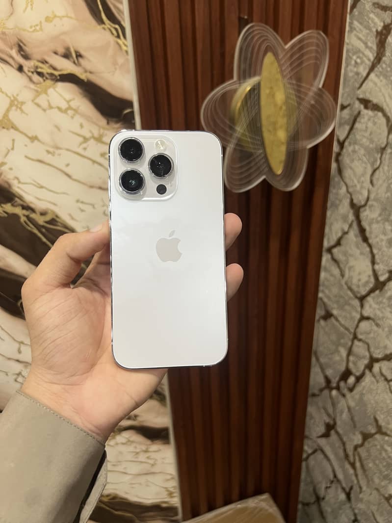 Apple iPhone 14 Pro 2