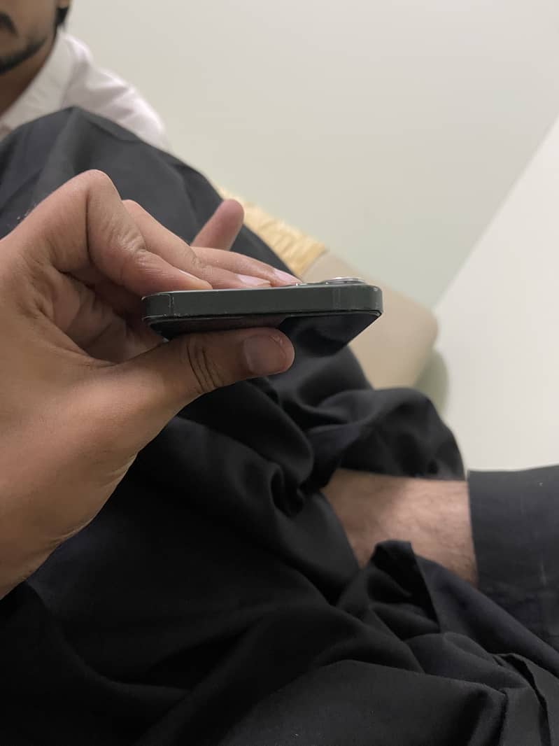 Apple iPhone 13 6
