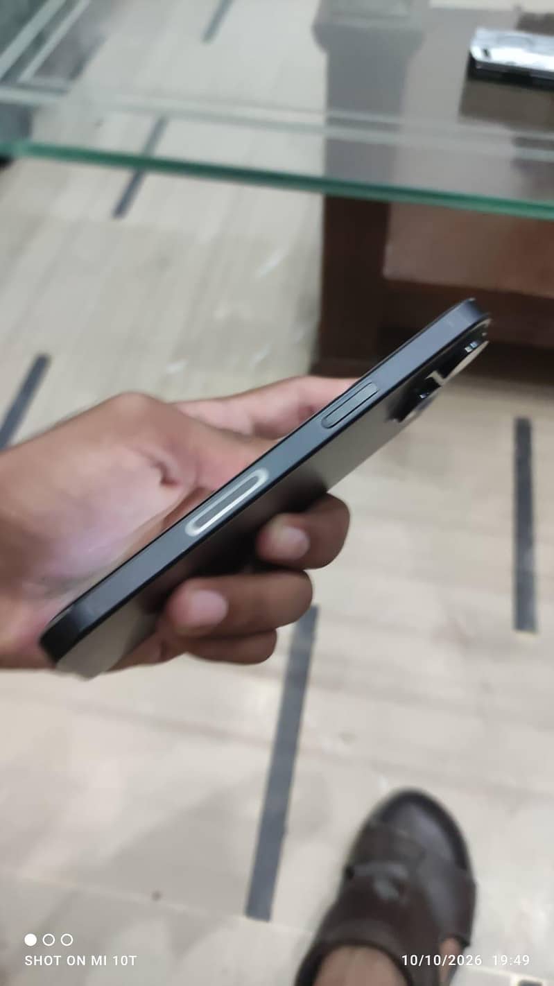 Apple iPhone 15 3