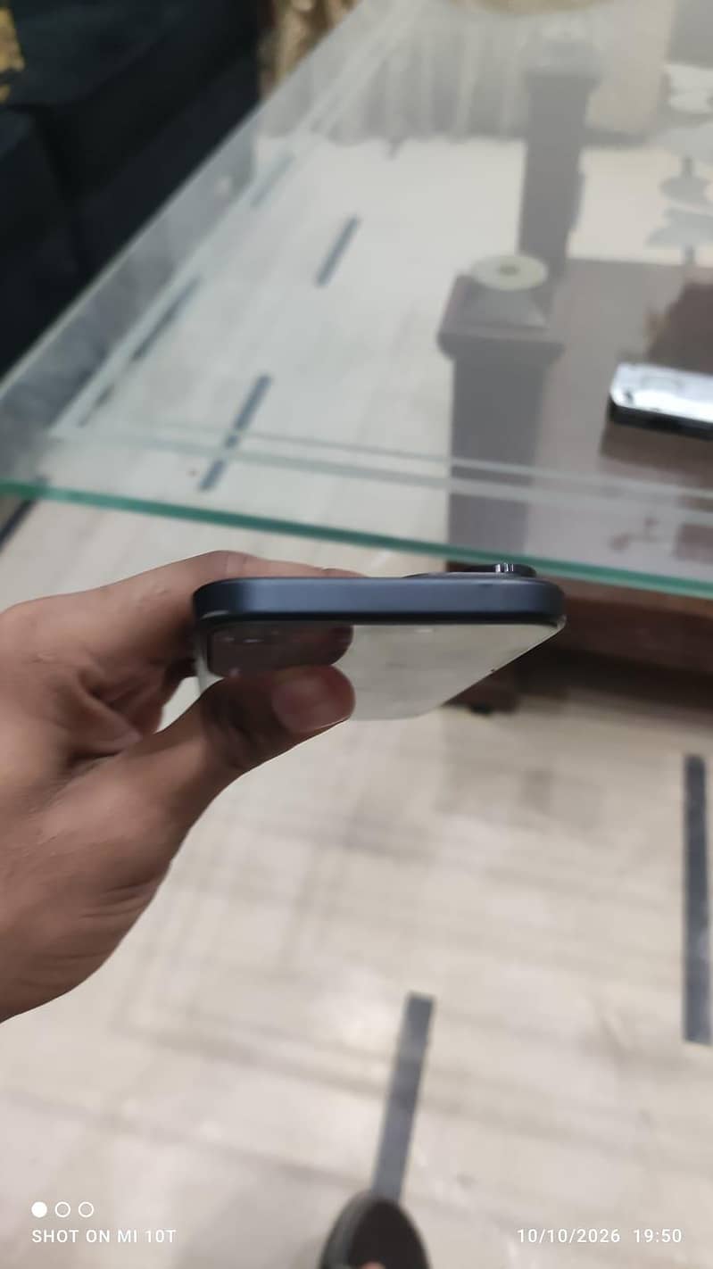 Apple iPhone 15 5