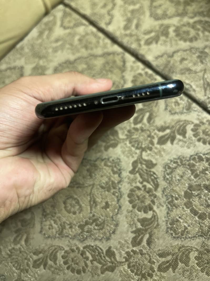 Apple iPhone 11 Pro Max 1