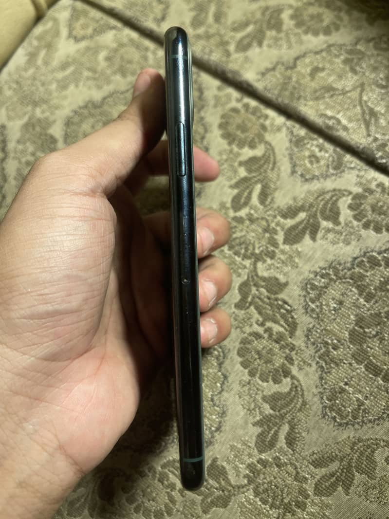 Apple iPhone 11 Pro Max 2
