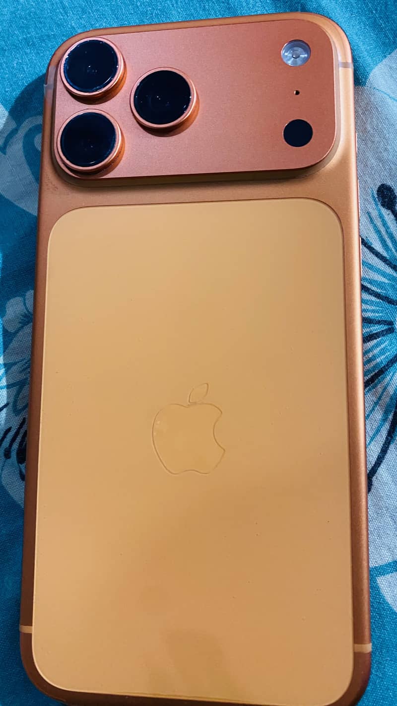 Apple iPhone 17 Pro Max 0