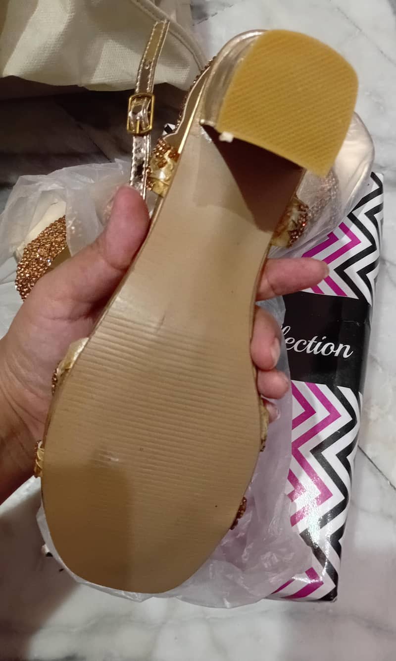 sandle 1