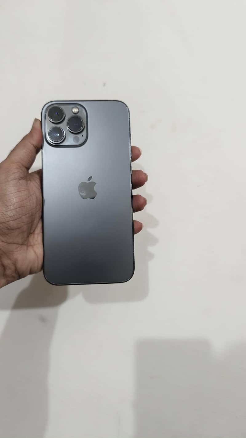 Apple iPhone 13 Pro Max 1