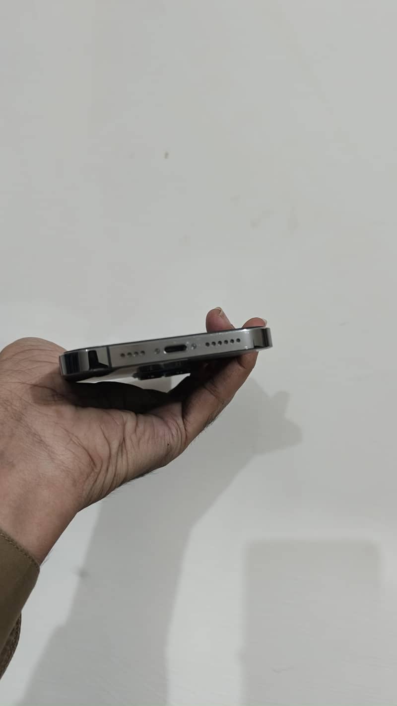 Apple iPhone 13 Pro Max 4