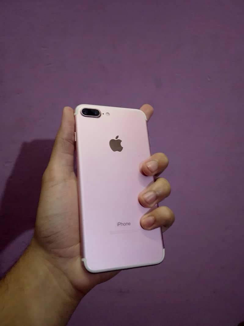 Apple iPhone 7 Plus 0