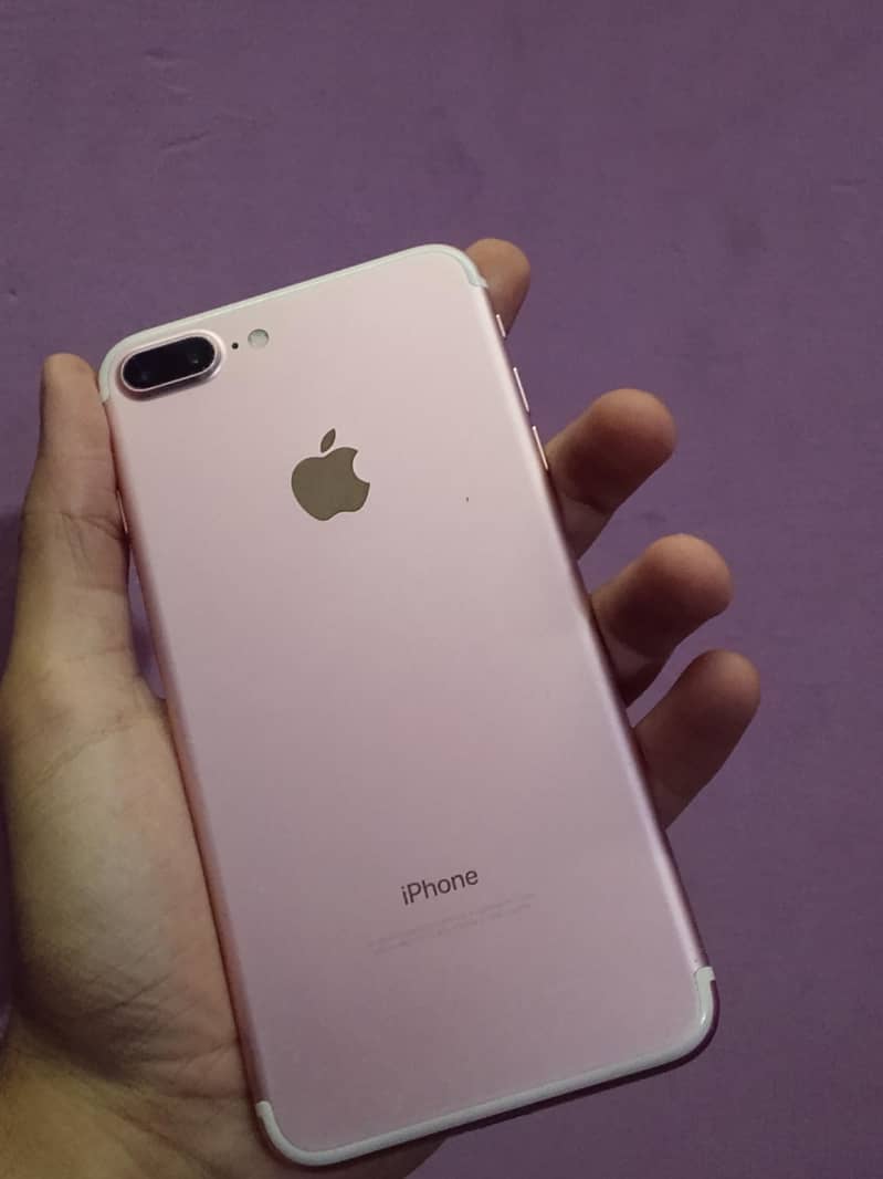 Apple iPhone 7 Plus 1