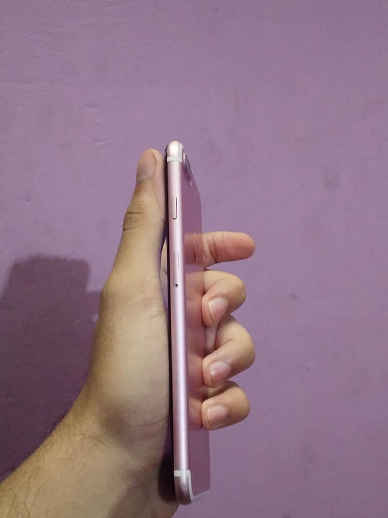 Apple iPhone 7 Plus 4