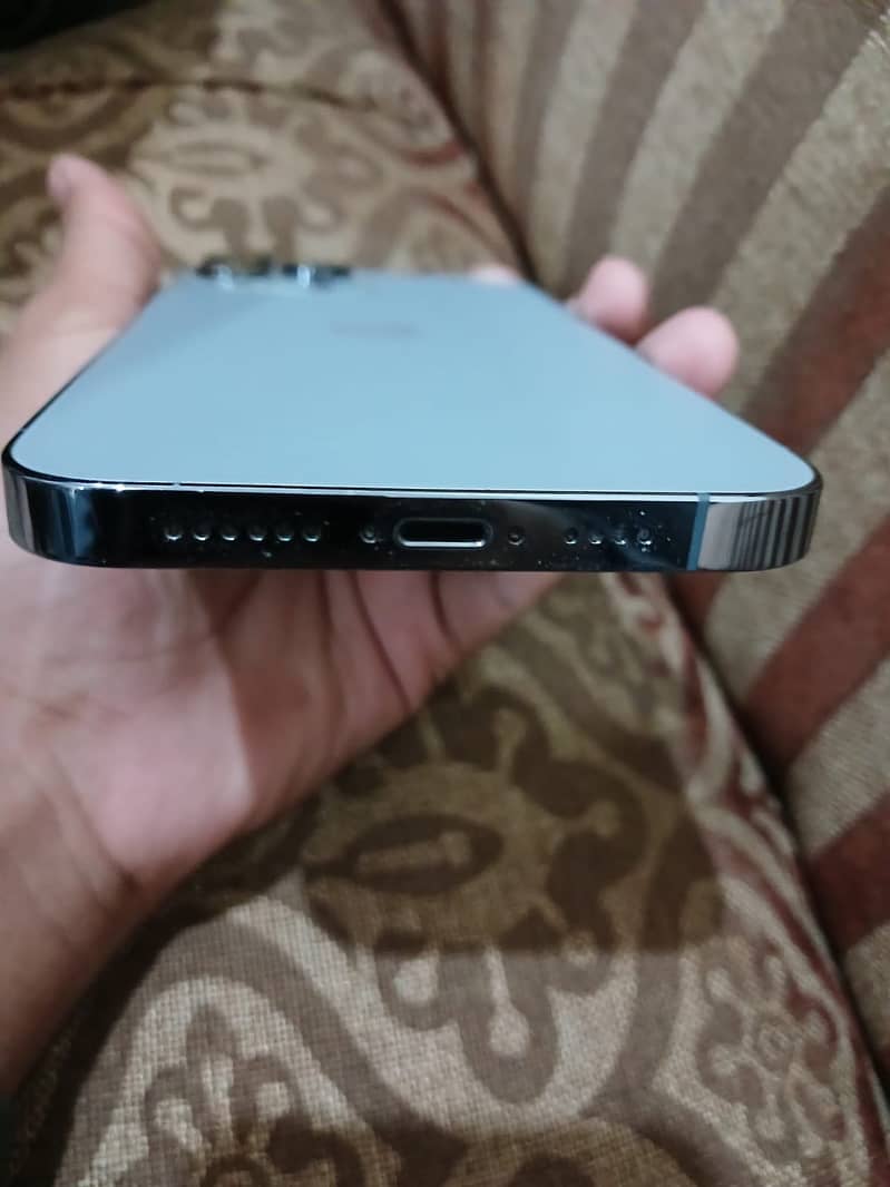 Apple iPhone 13 Pro Max 5