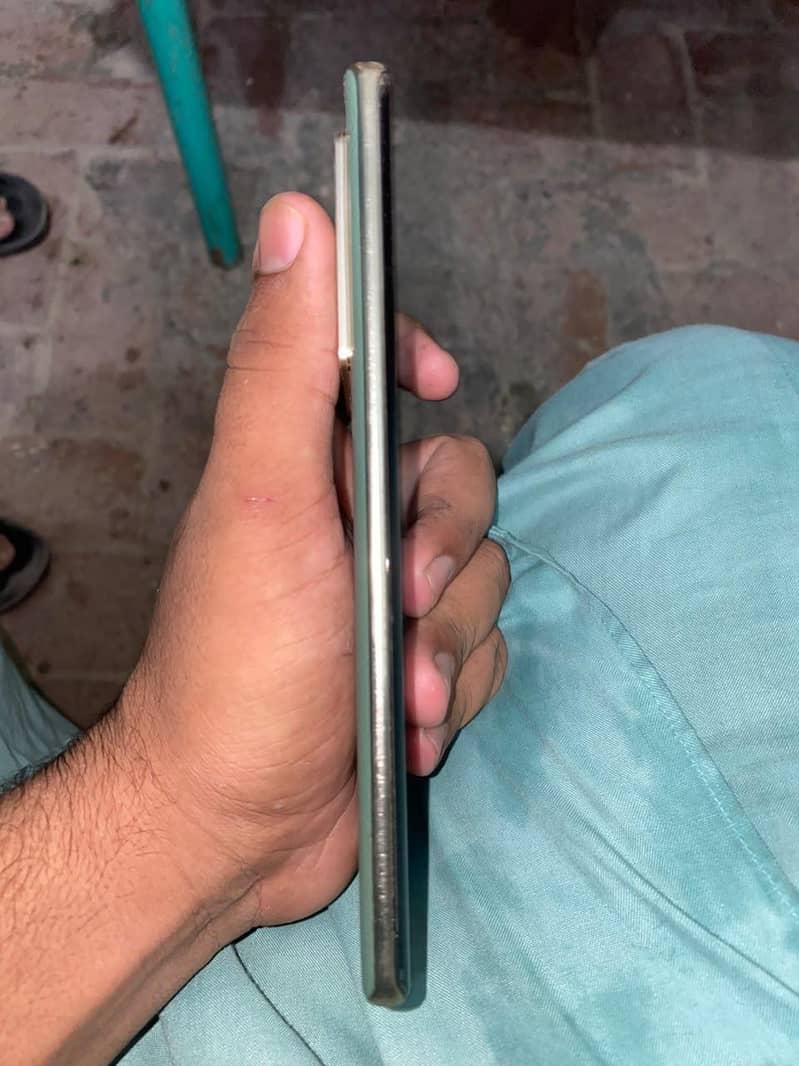 Infinix Note 40 Pro 4