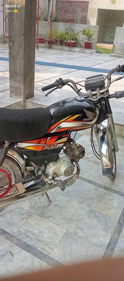 black color cd bike