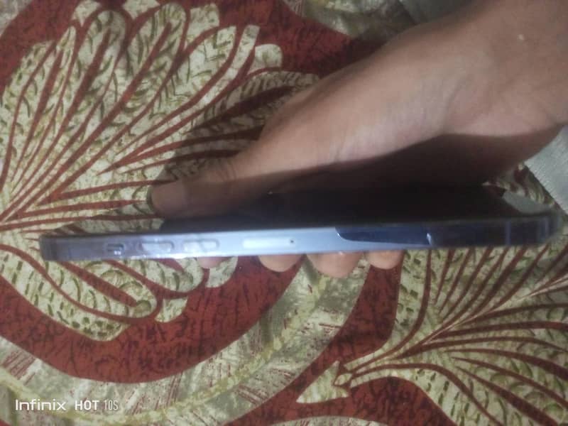 Apple iPhone 13 Pro Max 2