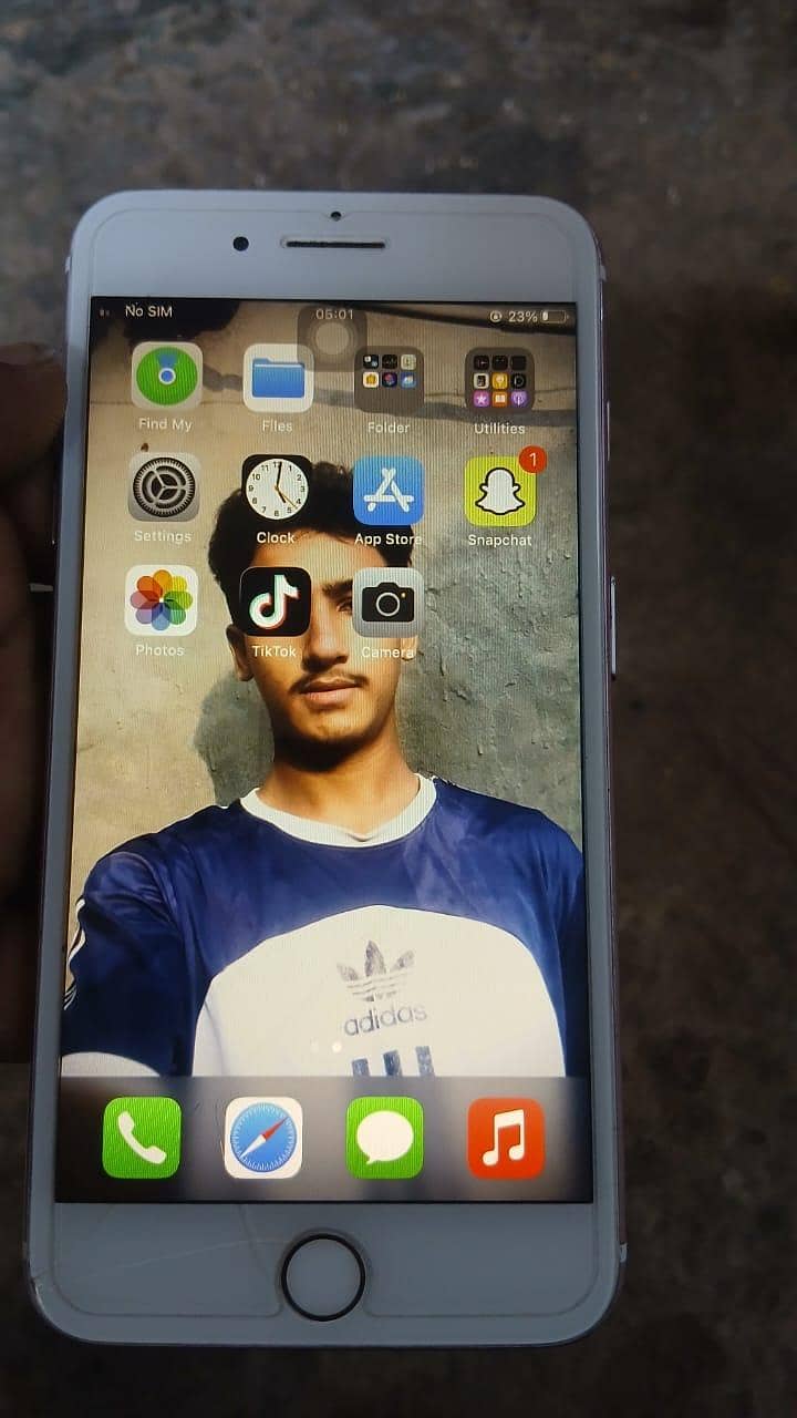 Apple iPhone 7 Plus 0