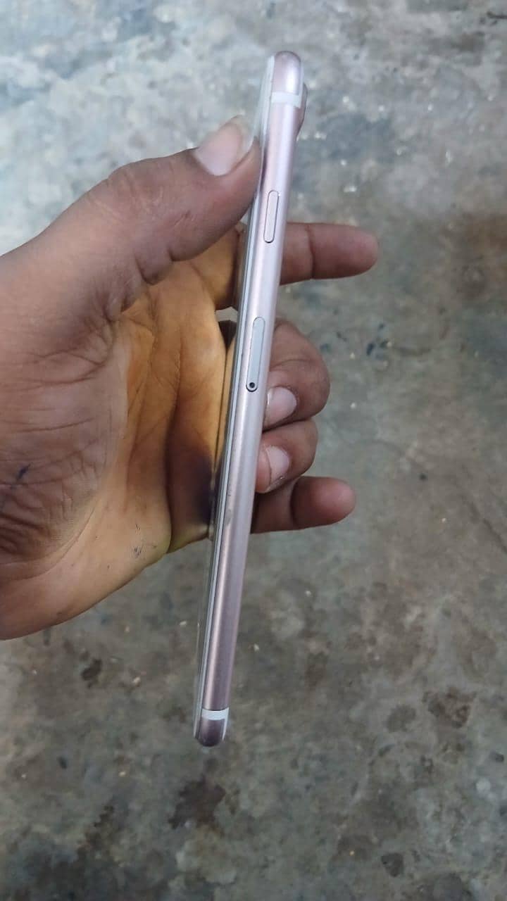 Apple iPhone 7 Plus 3