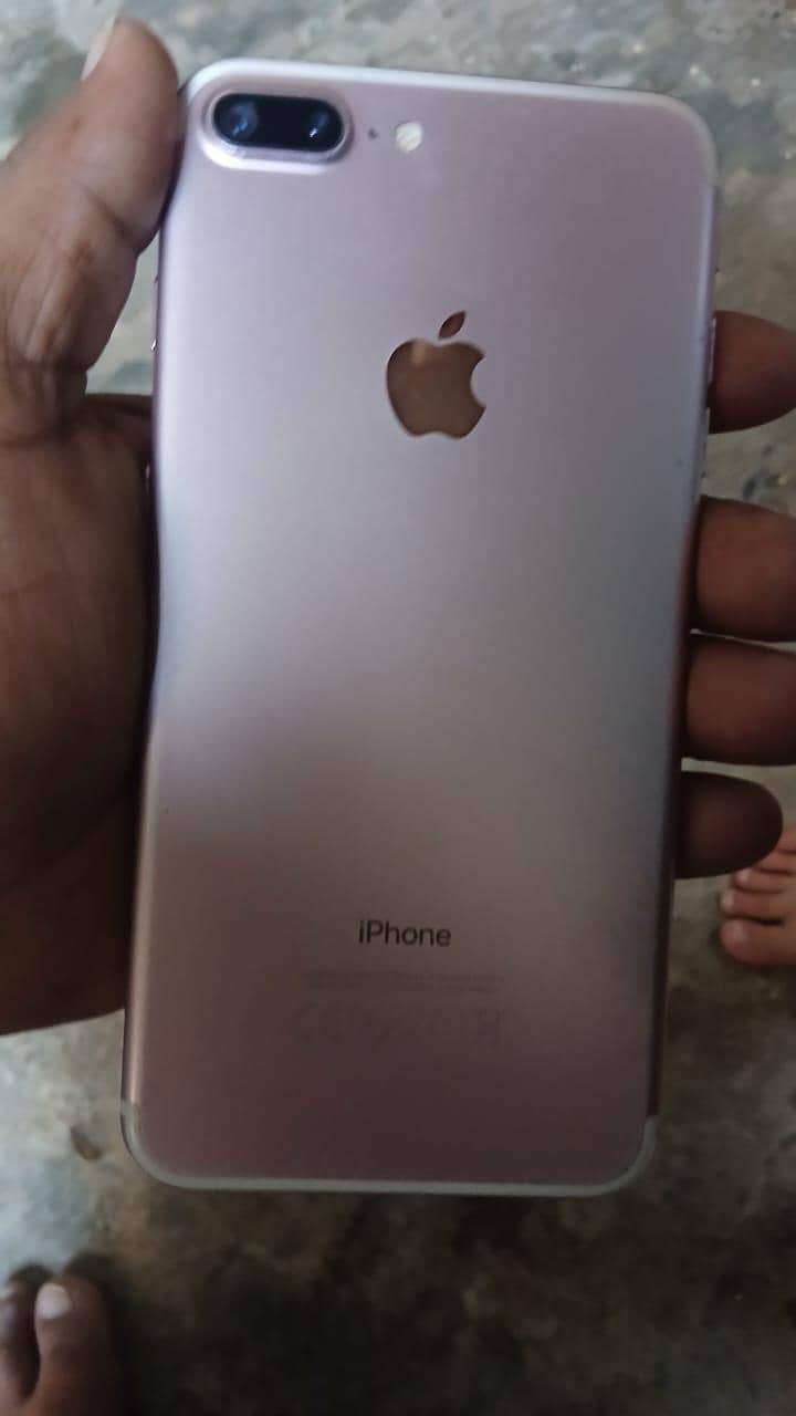 Apple iPhone 7 Plus 5