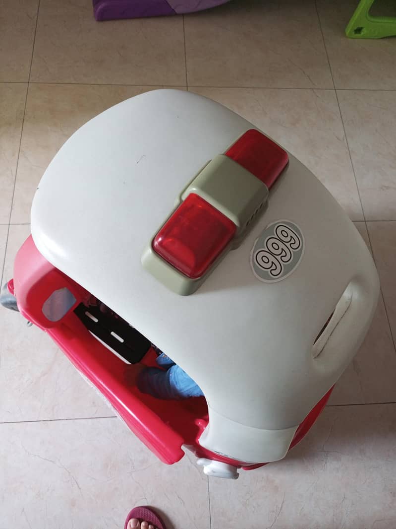 cozy coupe 4