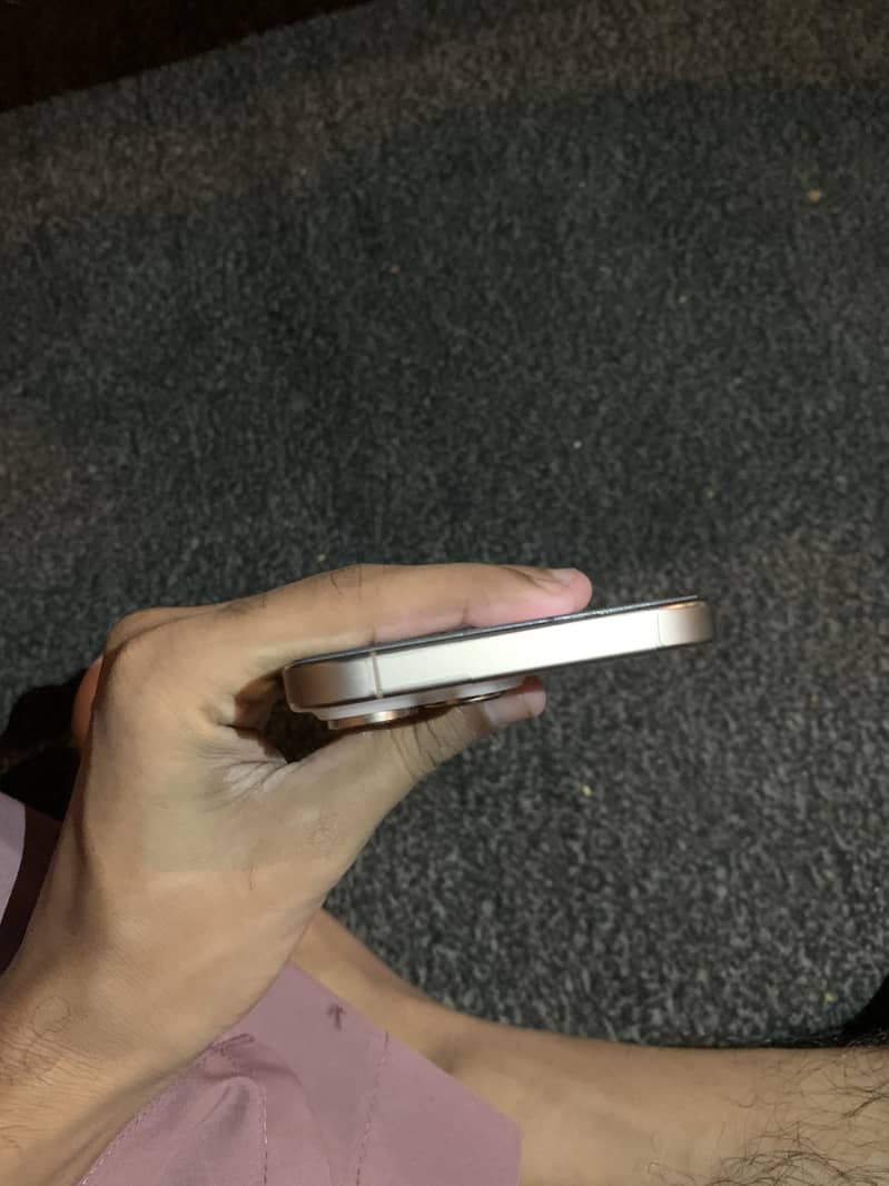 Apple iPhone 16 Pro Max 1