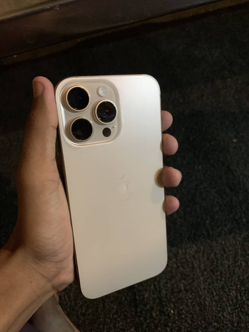 Apple iPhone 16 Pro Max 3