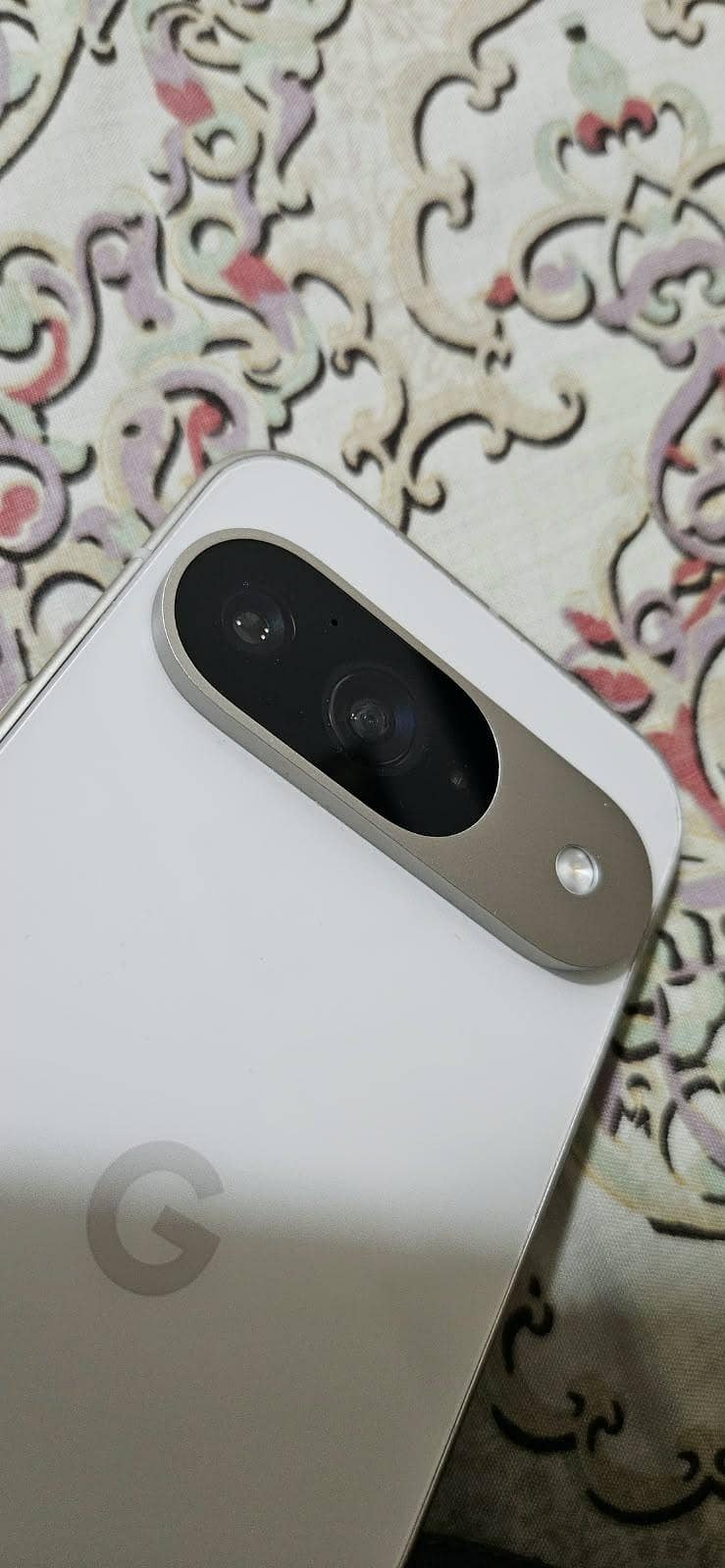 Google Pixel 9 4