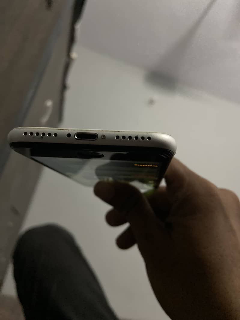 Apple iPhone SE 3