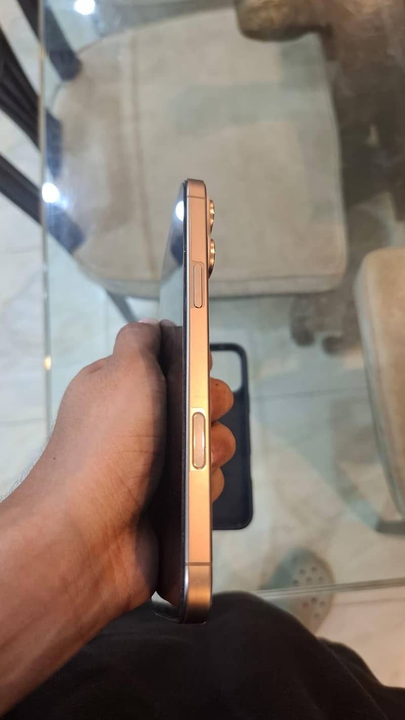 IPHONE 16PROMAX 6
