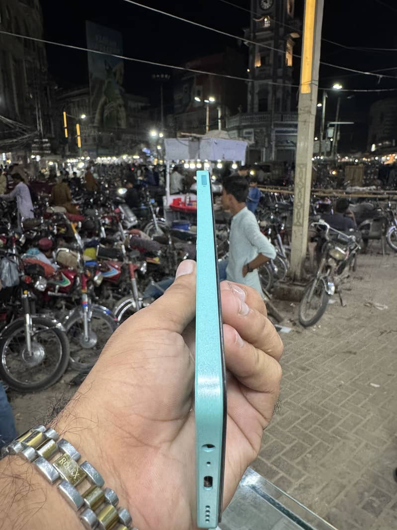 Realme C51 1
