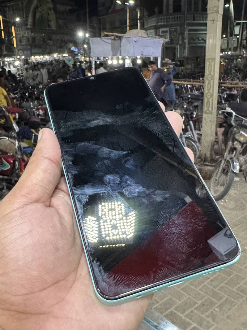 Realme C51 4