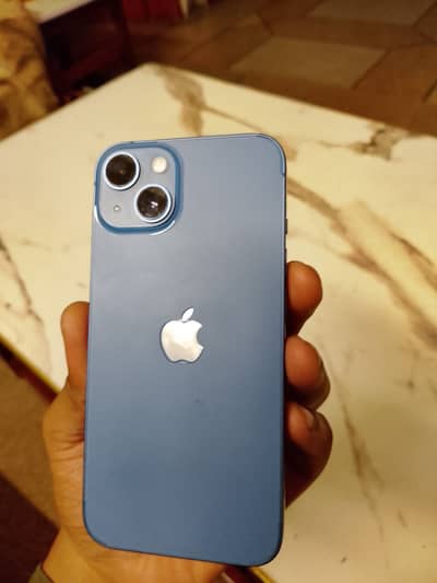 Apple iPhone 13