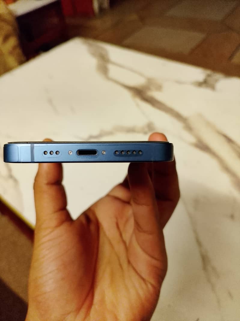 Apple iPhone 13 6
