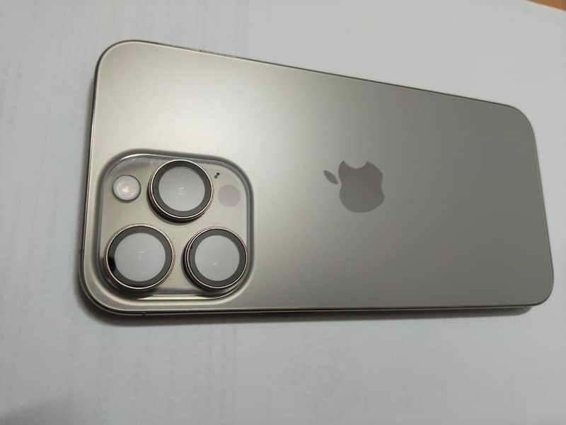 Apple iPhone 15 Pro Max 6
